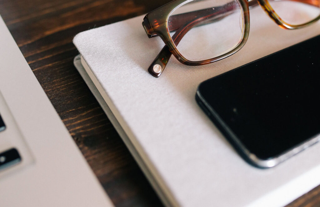 Reading glasses mobile phone